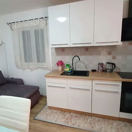 Apartment Apartman Vinišće