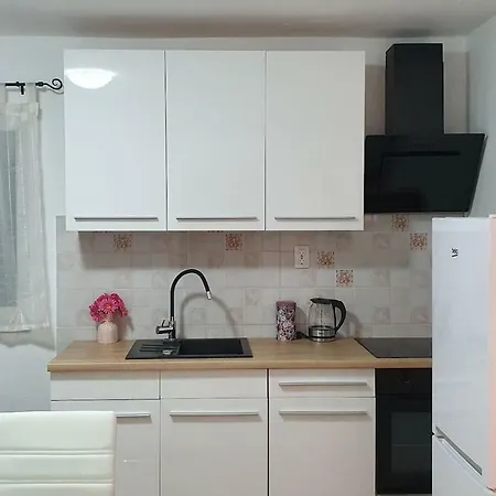 Apartman *